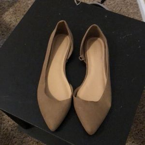 Size 8 tan shoes never worn